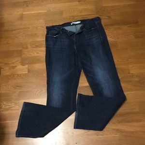 EUC Levi’s 515 Bootcut Jeans.  Sz 10.  Dark Wash